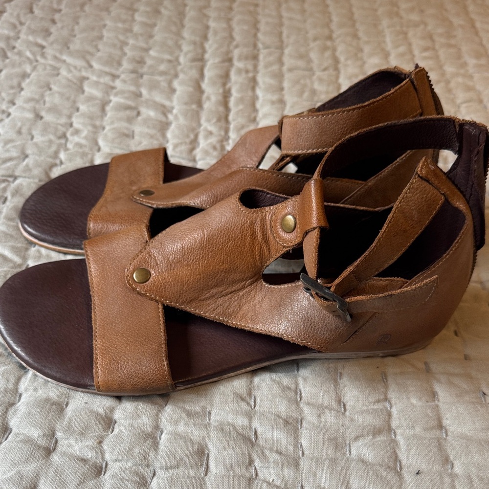 Elegant Tan Leather Sandals